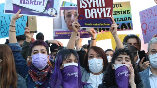 'İstanbul Sözleşmesi bizimdir' diyen kadınlara yine para cezası!